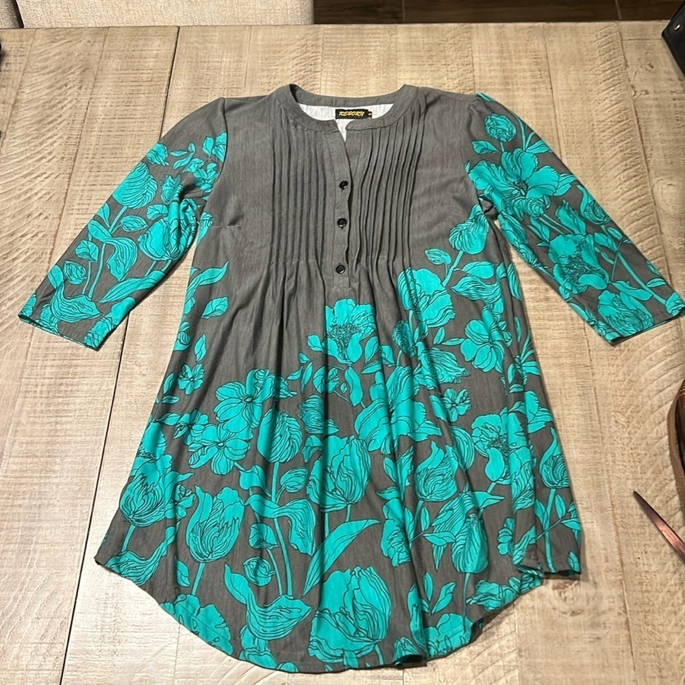Reborn women’s tunic size S